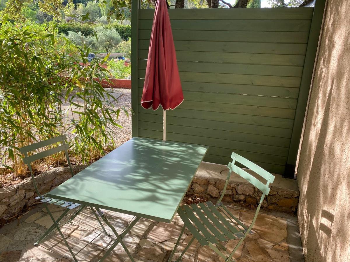 Apartamento Les Mazets De La Cascade Salernes Exterior foto